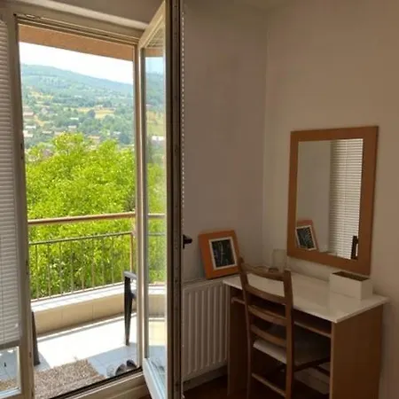 Lägenhet Lovely 1-bedroom In Travnik