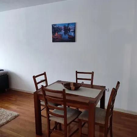 Lovely 1-bedroom In Lägenhet